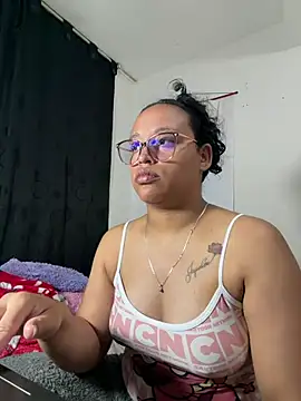 Snapshot of angela_angels_ chatting on June 2026 01:28:02 AM angela angels online show from June 2026 01:28:02 AM