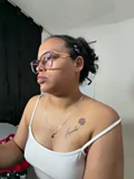 Snapshot of angela_angels_ chatting on June 2026 02:53:01 AM angela angels online show from June 2026 02:53:01 AM