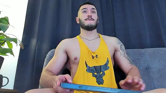 Snapshot of Zionmattis chatting on December 2024 12:24:01 AM Zionmattis online show from December 2024 12:24:01 AM