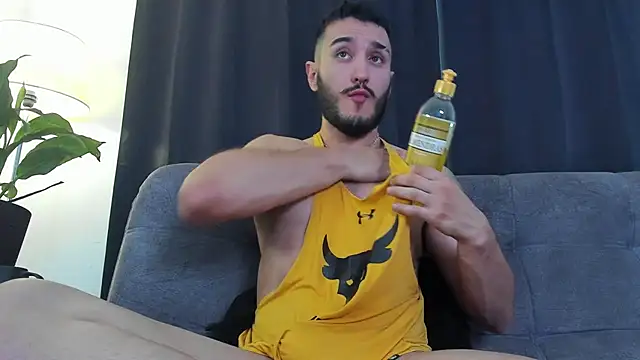 Snapshot of Zionmattis chatting on December 2024 01:47:02 AM Zionmattis online show from December 2024 01:47:02 AM