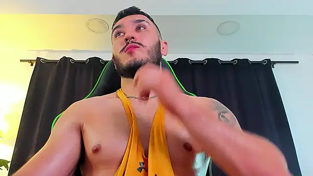 Snapshot of Zionmattis chatting on December 2024 04:49:02 AM Zionmattis online show from December 2024 04:49:02 AM