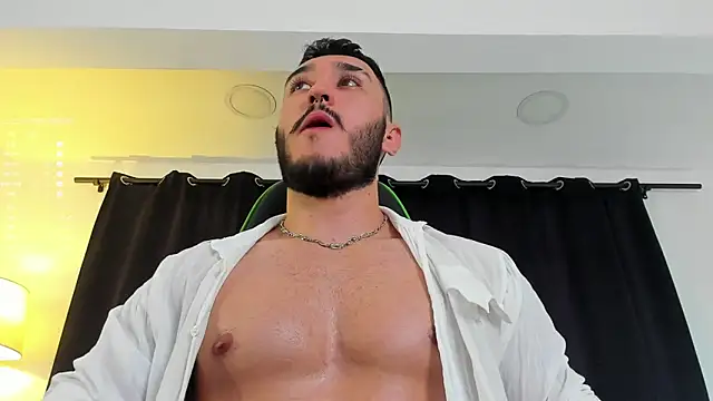 Snapshot of Zionmattis chatting on December 2024 03:10:02 AM Zionmattis online show from December 2024 03:10:02 AM