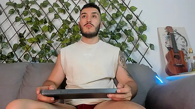 Snapshot of Zionmattis chatting on January 2025 11:42:01 PM Zionmattis online show from January 2025 11:42:01 PM