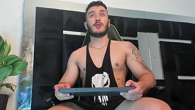 Snapshot of Zionmattis chatting on January 2025 12:59:01 AM Zionmattis online show from January 2025 12:59:01 AM