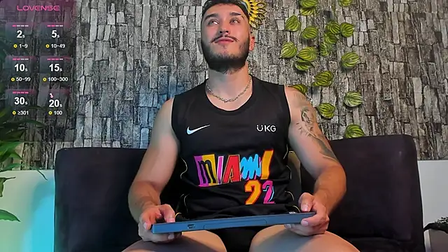 Snapshot of Zionmattis chatting on February 2025 01:10:01 AM Zionmattis online show from February 2025 01:10:01 AM