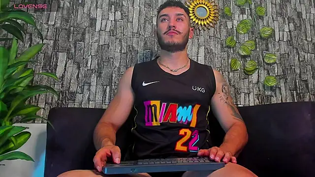 Snapshot of Zionmattis chatting on March 2025 07:48:01 PM Zionmattis online show from March 2025 07:48:01 PM