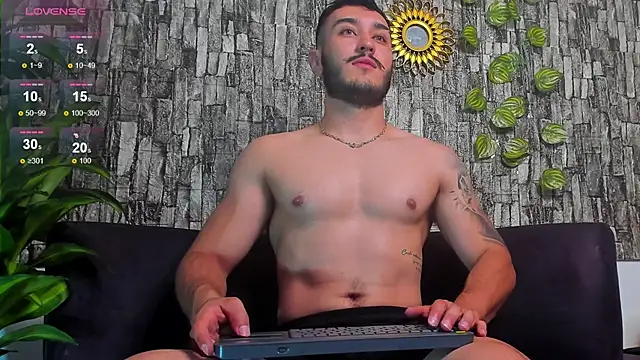 Snapshot of Zionmattis chatting on March 2025 01:38:02 AM Zionmattis online show from March 2025 01:38:02 AM