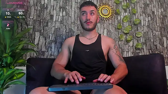 Snapshot of Zionmattis chatting on March 2025 12:51:01 AM Zionmattis online show from March 2025 12:51:01 AM