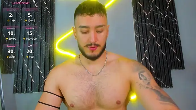 Snapshot of Zionmattis chatting on September 2025 10:04:01 PM Zionmattis online show from September 2025 10:04:01 PM