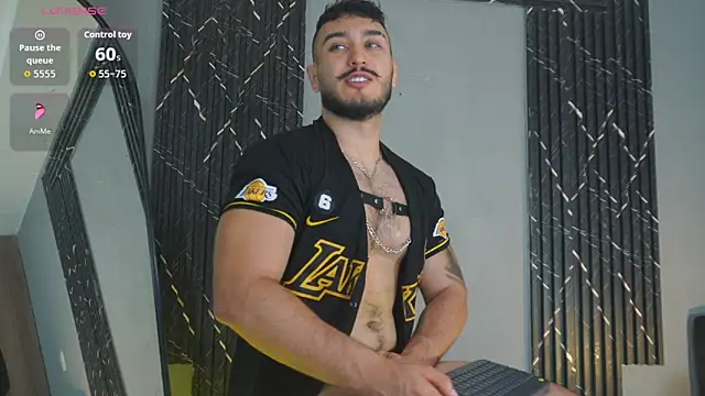 Snapshot of Zionmattis chatting on November 2025 01:05:01 AM Zionmattis online show from November 2025 01:05:01 AM