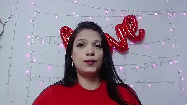Nicol Love0 online show from February 2025 02:02:01 PM