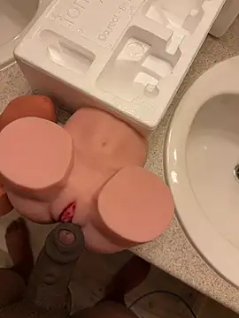 MaterialGolan online show from February 2026 02:37:01 AM