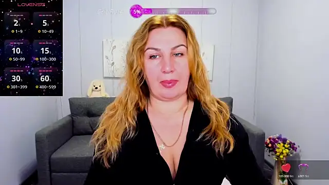 Snapshot of Lili_Crossi chatting on December 2024 06:47:01 AM Lili Crossi online show from December 2024 06:47:01 AM