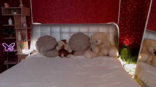 AuroraAksnesss online show from September 2025 04:03:01 AM