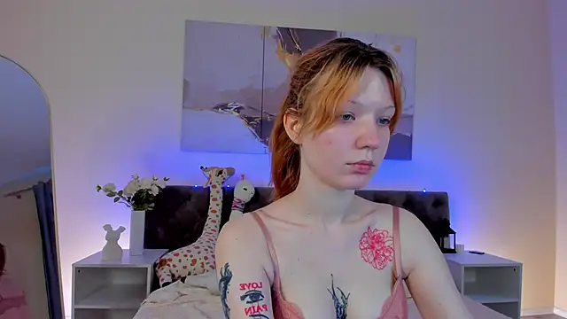 Snapshot of Linablueeyed chatting on May 2026 09:06:02 AM Linablueeyed online show from May 2026 09:06:02 AM