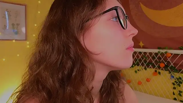 cherry lea online show from November 2025 04:53:02 PM