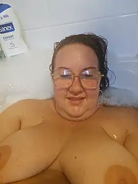 Bekahblows online show from October 2025 05:21:02 PM