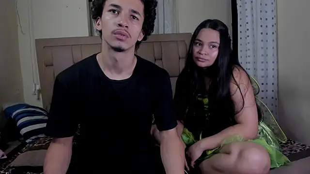 Snapshot of stepcouple_XXX chatting on October 2025 12:11:01 AM stepcouple XXX online show from October 2025 12:11:01 AM