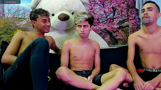 StrawwBoys online show from March 2025 07:46:02 PM