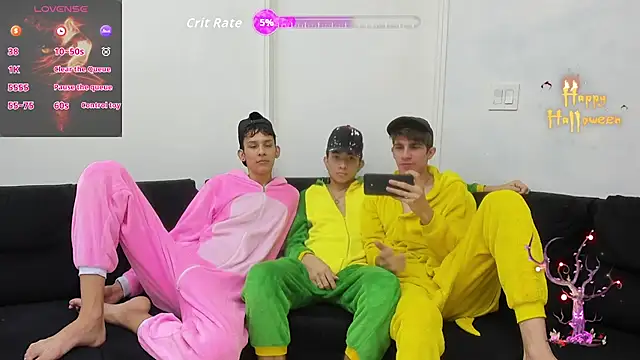 StrawwBoys online show from October 2025 10:51:01 AM