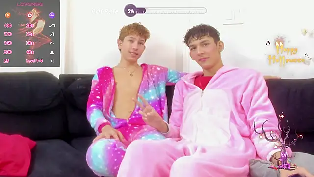 StrawwBoys online show from November 2025 10:51:01 AM