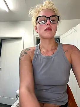 Snapshot of Barbie_26 chatting on December 2024 09:44:01 AM Barbie 26 online show from December 2024 09:44:01 AM