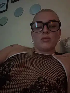 Snapshot of Barbie_26 chatting on January 2025 09:09:02 PM Barbie 26 online show from January 2025 09:09:02 PM