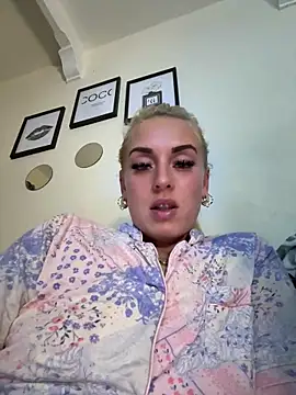 Snapshot of Barbie_26 chatting on January 2025 08:36:02 PM Barbie 26 online show from January 2025 08:36:02 PM