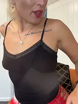 Snapshot of Barbie_26 chatting on November 2025 10:17:02 AM Barbie 26 online show from November 2025 10:17:02 AM