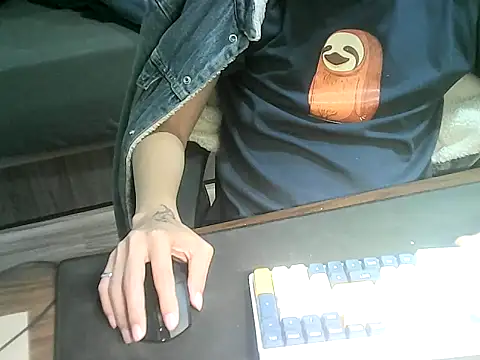 Ryan67533 online show from November 2025 12:04:02 PM