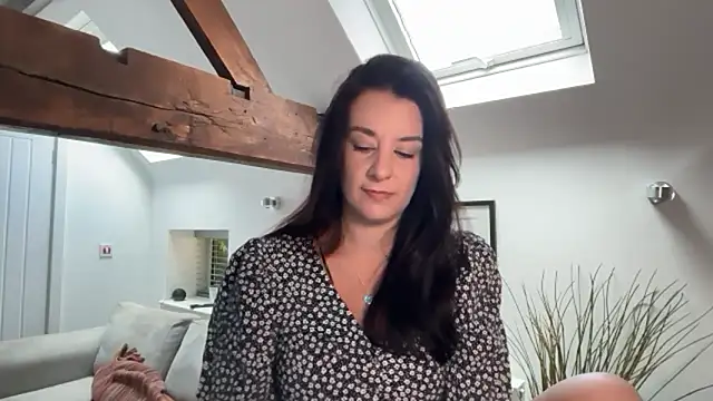 flatwhite0 online show from June 2026 08:15:02 AM