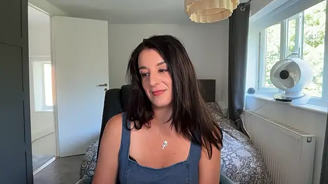 flatwhite0 online show from August 2026 09:04:01 AM