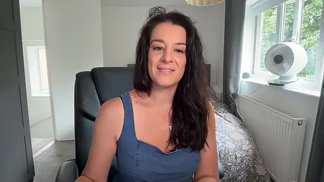 flatwhite0 online show from August 2026 09:01:02 AM
