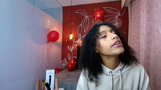 Zia Green online show from February 2025 12:06:02 PM