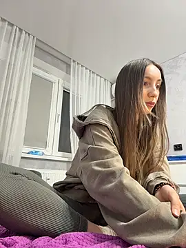 viviandaimond1 online show from February 2026 06:45:01 PM