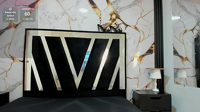 KarinaSimonz online show from December 2025 07:53:01 PM