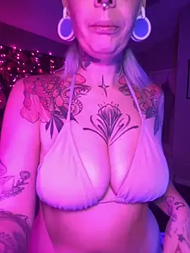 GoldieBakeman online show from November 2025 05:45:01 PM