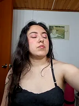 Snapshot of Emi_chik chatting on April 2026 04:38:01 AM Emi chik online show from April 2026 04:38:01 AM