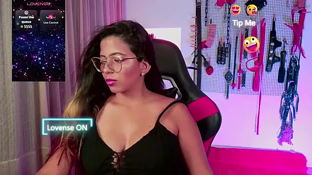 Megaan Greey online show from October 2025 01:12:02 PM