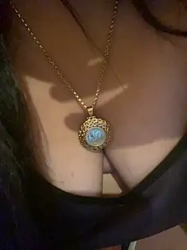 Snapshot of Cameelia chatting on September 2025 02:22:02 AM Cameelia online show from September 2025 02:22:02 AM