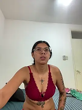 Argentiiniita online show from February 2025 01:41:02 PM