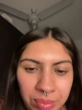 Argentiiniita online show from October 2025 01:25:02 AM