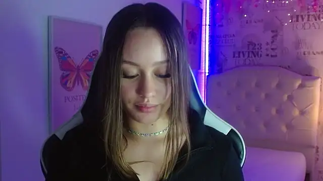 Ivyy Crystal online show from February 2025 12:10:01 AM