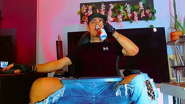 HannibalLester online show from April 2026 04:39:02 AM