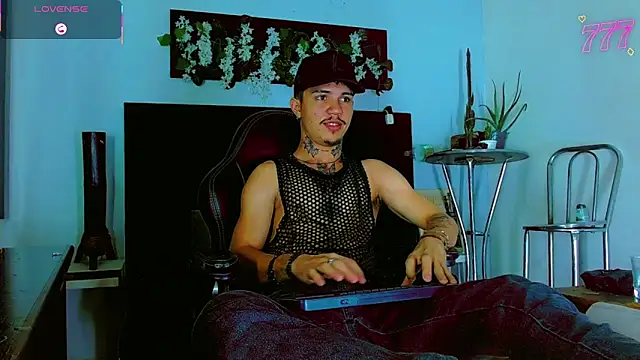Snapshot of HannibalLester chatting on May 2026 05:47:02 AM HannibalLester online show from May 2026 05:47:02 AM