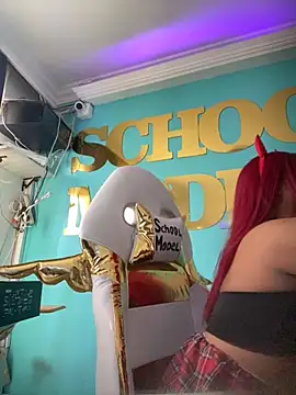 Emili Roux online show from October 2025 06:39:02 PM