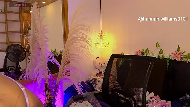 Hannah williams1 online show from November 2025 09:48:02 PM