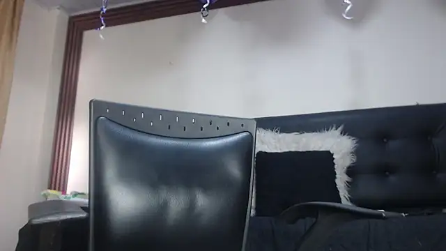 AnnieScott  online show from November 2025 07:28:01 PM