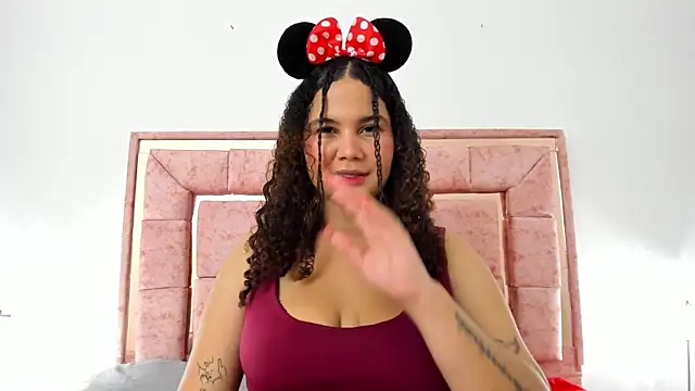 zoee lovv online show from January 2025 06:25:01 AM