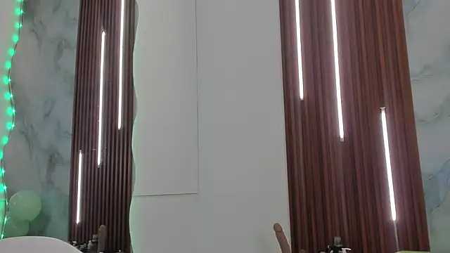 zoee lovv online show from March 2026 03:09:02 AM